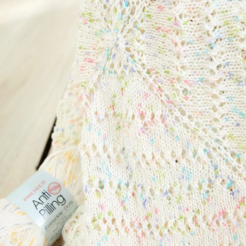 EverydayDots LaceStripeBlanket detail